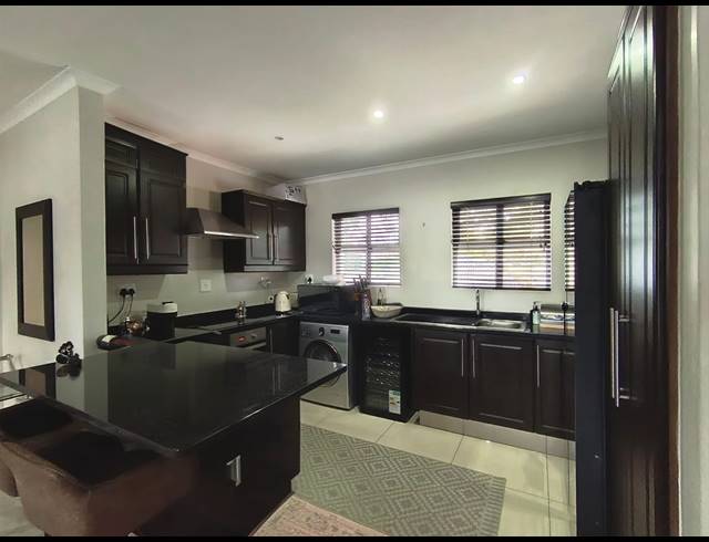 3 BEDROOM APARTMENT FOR SALE IN SHORTENS COUNTRY ESTATE